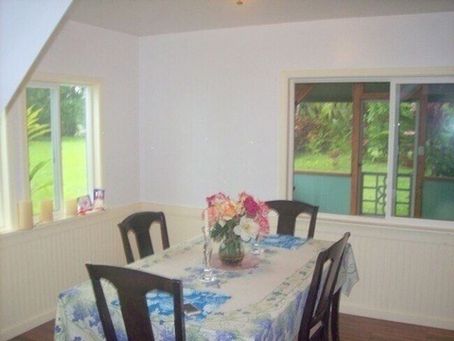 Foto del edificio - 5 Bedroom 2 Bath Home