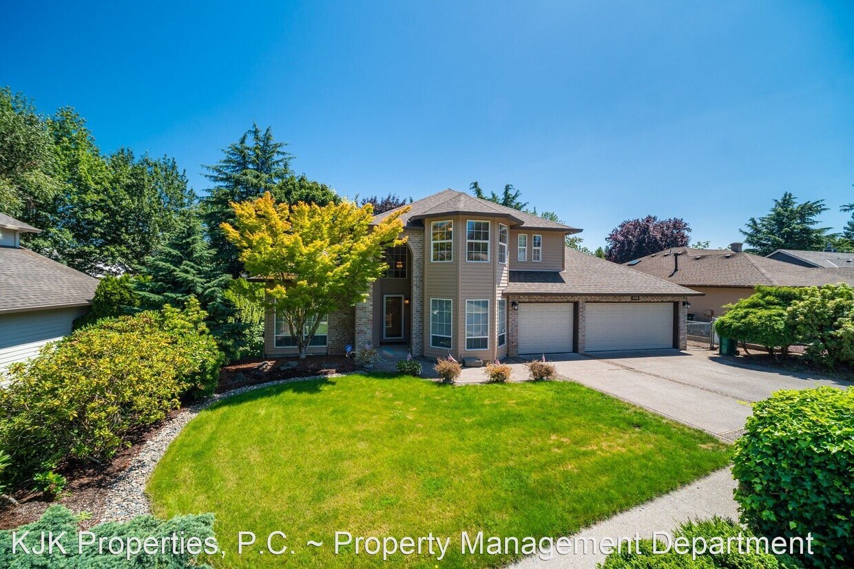 3 br, 2.5 bath House 4240 SE Jennifer Court House for Rent in