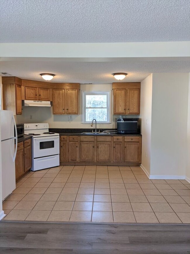 Building Photo - Marion Rental!