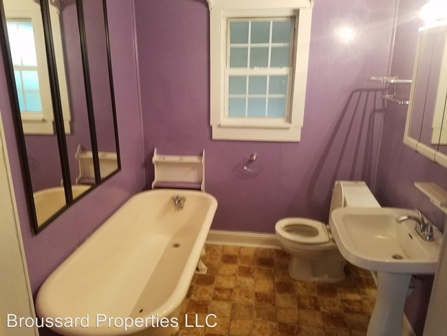 Building Photo - 3 br, 2 bath House - 317 Cedar Crest Court
