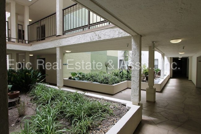 Foto del edificio - 855 La Playa St