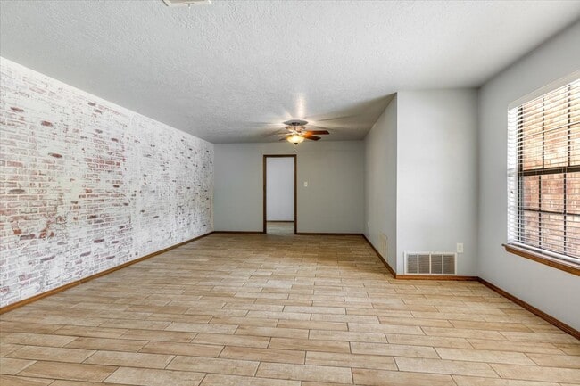 Foto del edificio - 2508 NE Turtle Creek Dr