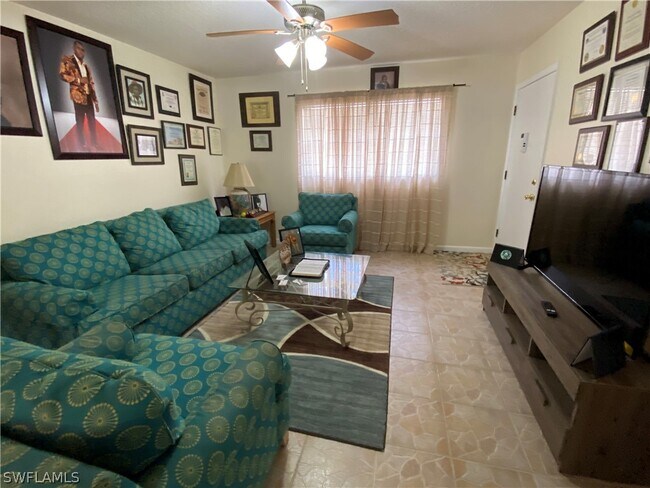 Building Photo - 1514 Edgewater Cir