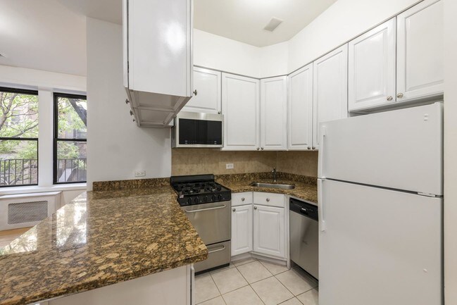 Building Photo - 66 West 77th Street