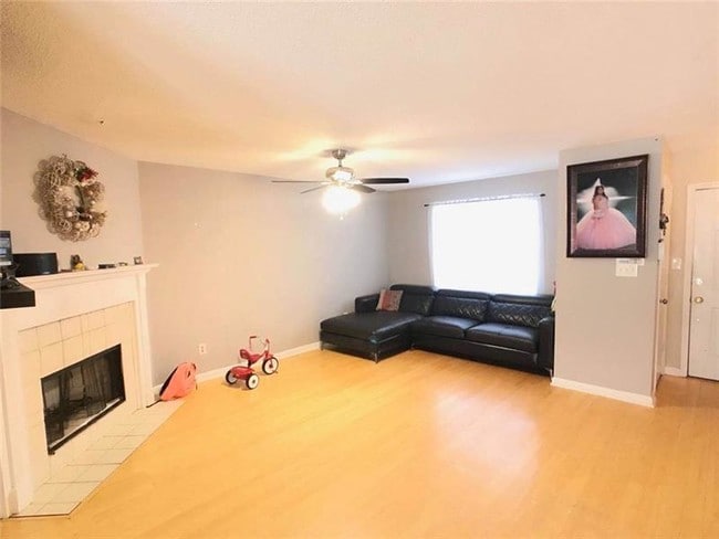 Building Photo - 1056 Wedgewood Ln
