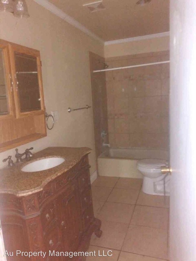 Foto del edificio - 3 br, 1 bath House - 3402 S TAYLOR ST