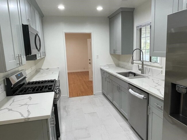 Building Photo - 21122 Avenue San Luis