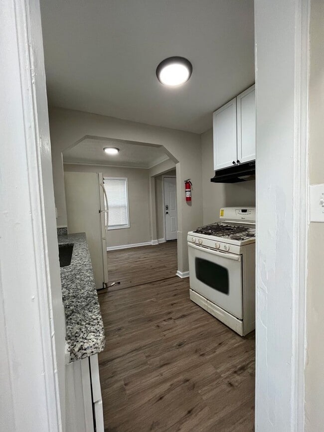 Building Photo - Fully Renovated 3-Bedroom Home  Move-In Re...