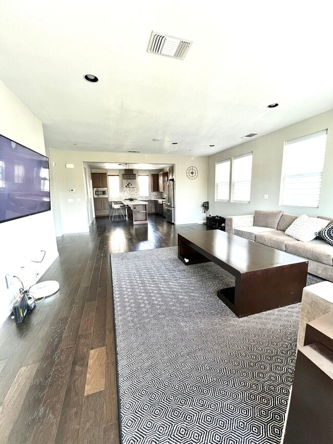 Photo - 215 Burbank St Townhome