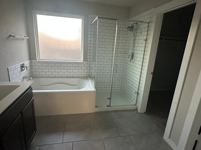 Foto del edificio - 7634 Ramsgate Cliff Ln