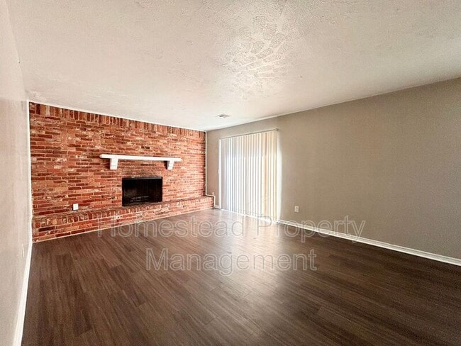 Building Photo - 1212 NW 104th Terrace