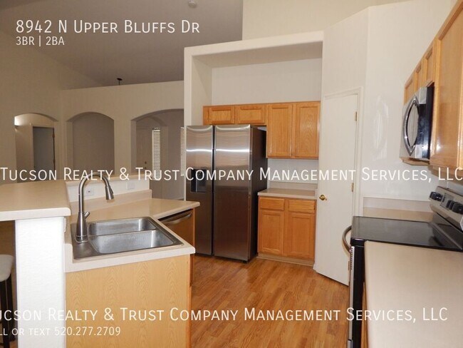 Building Photo - 8942 N Upper Bluffs Dr