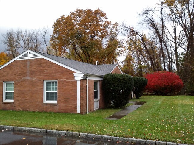 Foto del edificio - 459 Saw Mill River Rd