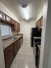 Interior Photo - Merion