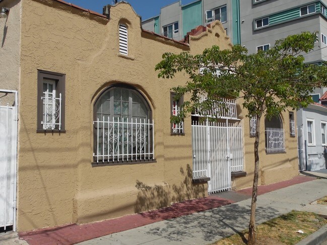 Foto del edificio - 979 S Ardmore Ave