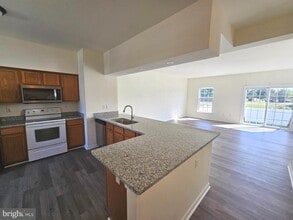 Building Photo - 98 Bay Hill Ln
