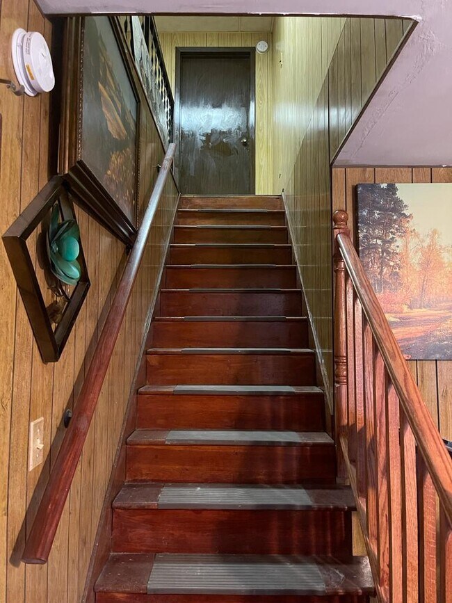 Building Photo - 823 163rd St