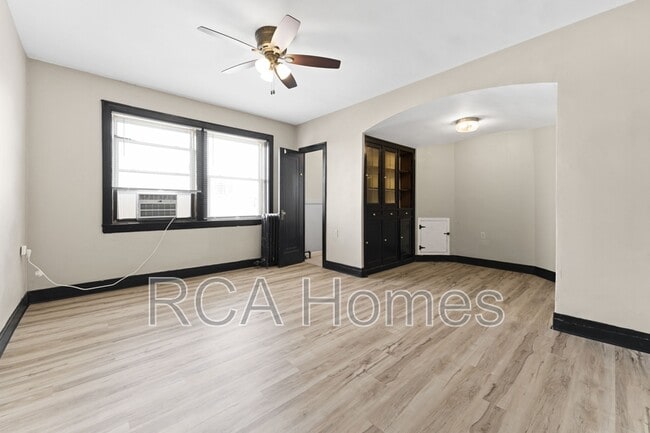 Photo - 37 West St Clair Street Apartment