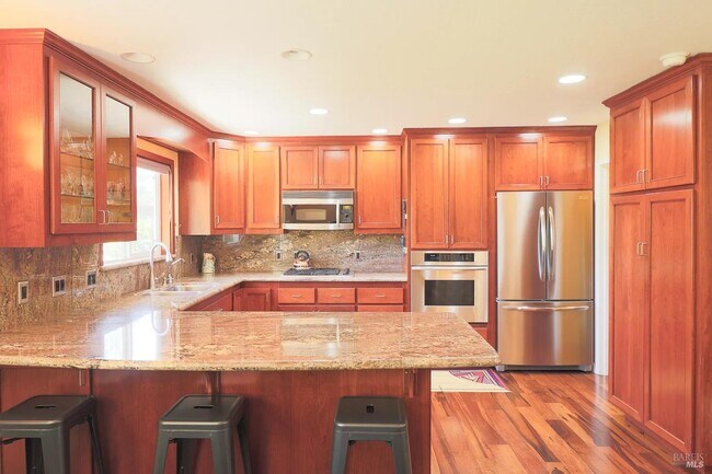 Foto del edificio - 6600 Guerneville Rd