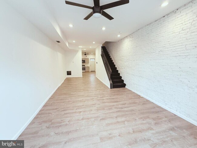 Building Photo - 2142 Penrose Ave