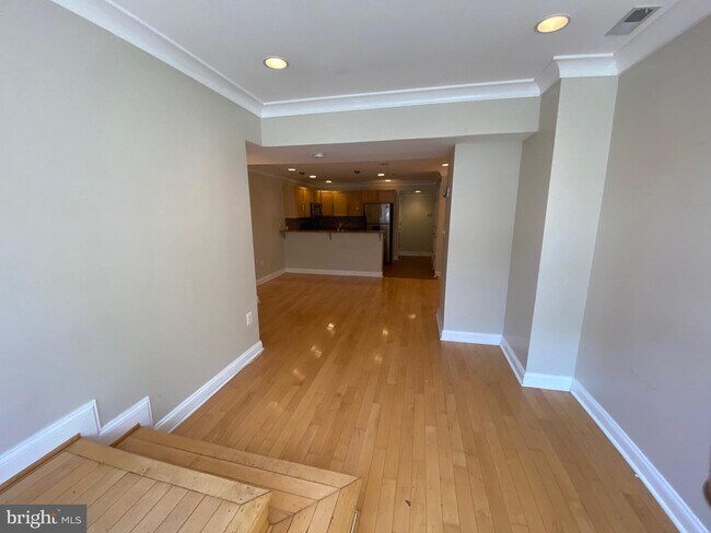 Foto del edificio - 243 Florida Ave NW