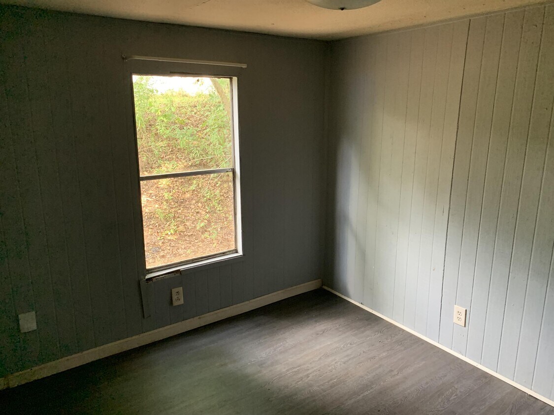 Building Photo - 6696 Skyview Dr SE