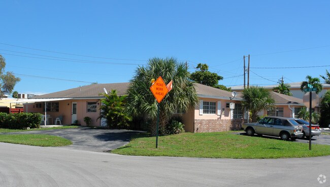 Building Photo - The Waldorf at Coral Ridge