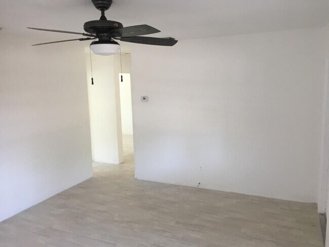 Building Photo - Remodeled 3 bedroom / 2 bath in Coquina Ke...