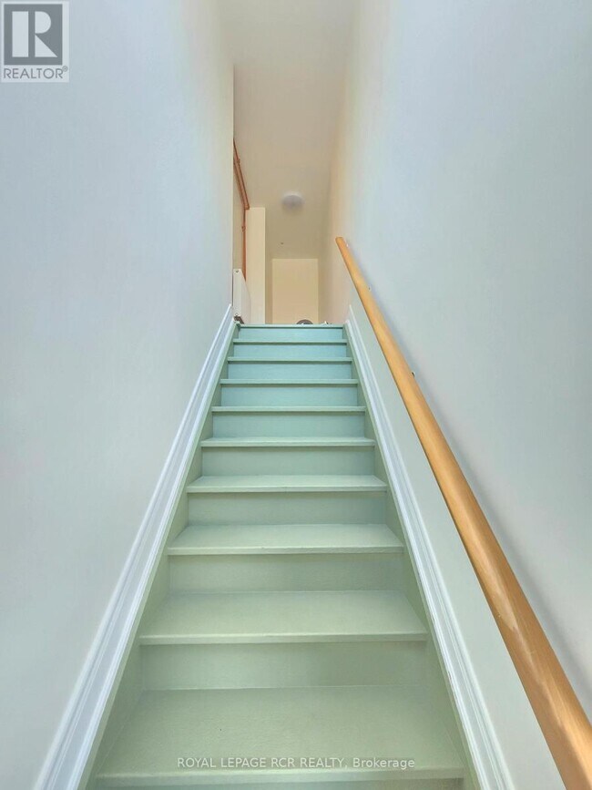 Building Photo - 341 Queensville Sideroad