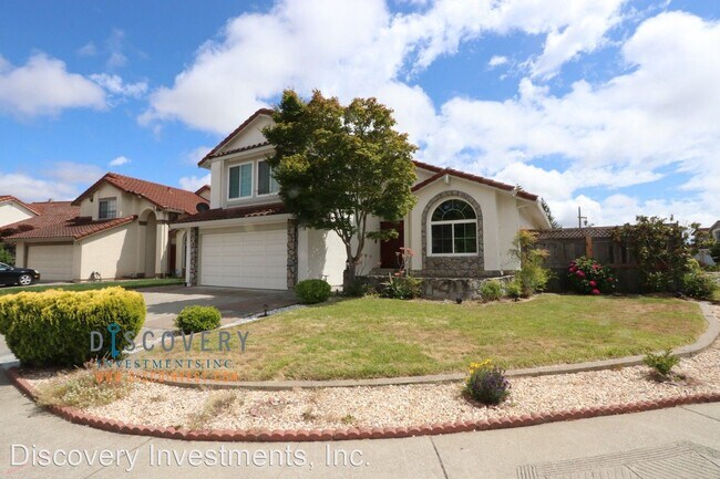 Foto del edificio - 4 br, 3 bath House - 20121 Edwin Markham Dr.