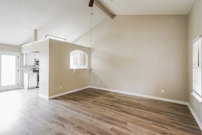 Foto del edificio - 4017 Pepperwood Dr