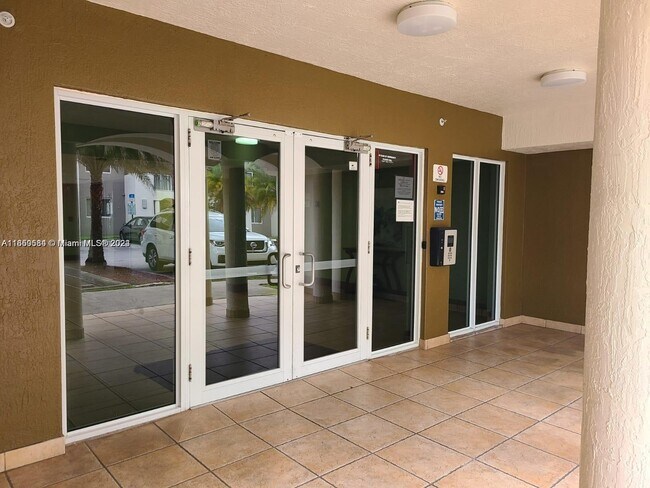 Foto del edificio - 11040 SW 196th St