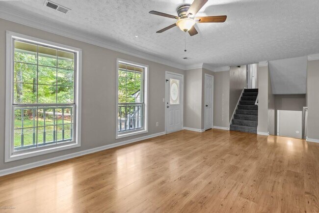 Foto del edificio - 2733 Oakwood Dr