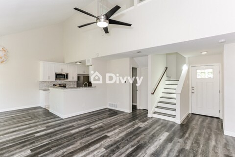 Building Photo - 4805 Woodstock Drive
