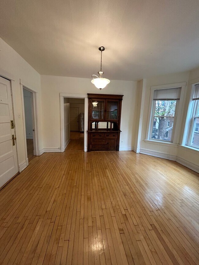 Foto del edificio - 3701 N Damen Ave