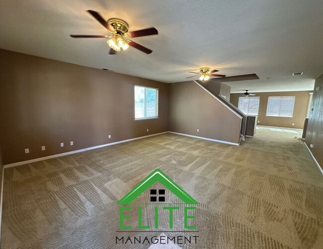 Building Photo - Spacious 6-Bedroom Home with Two Master Su...