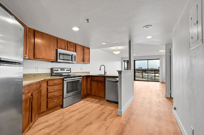 Foto del edificio - $1,750.00 - 1 Bedroom, 1 Bathroom, Condo in Denver with Cozy Balcony!