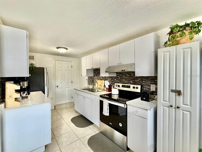 Foto del edificio - 2575 S Himes Ave