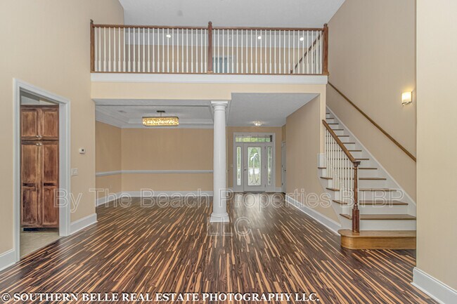 Building Photo - 676 Oxbow Dr