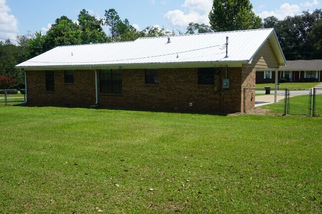 Building Photo - 1109 Meridian Dr