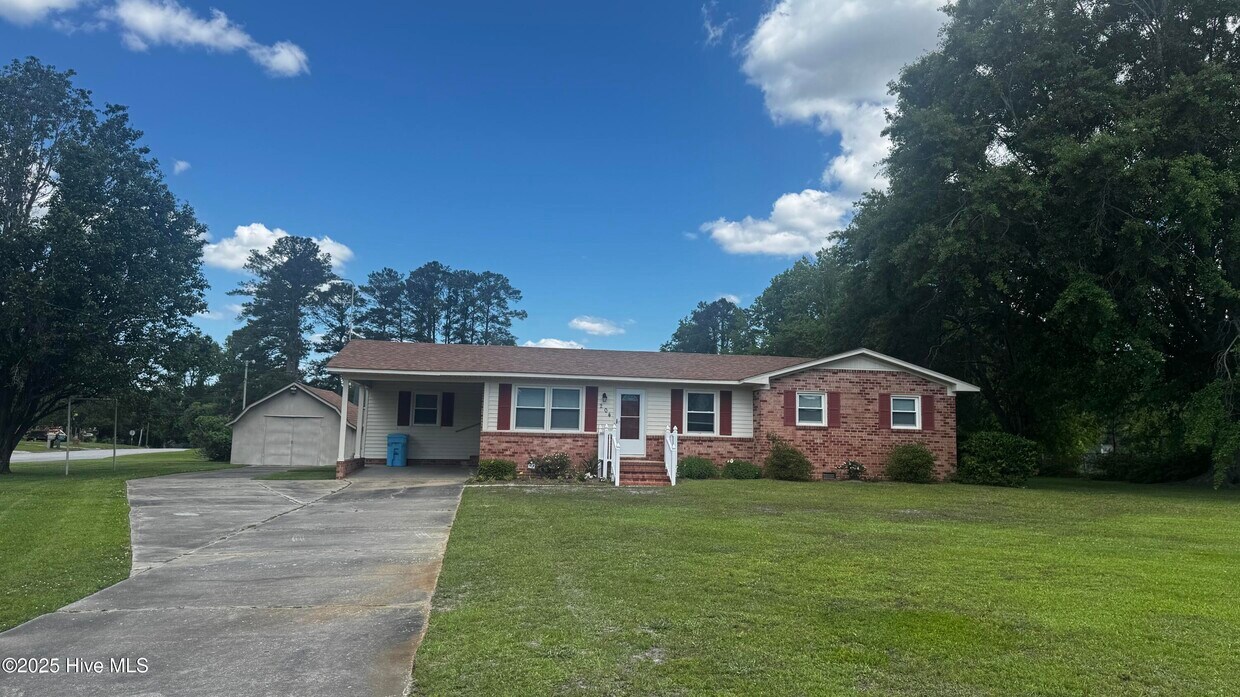 Primary Photo - 204 Diane Dr