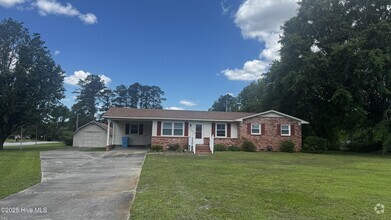 Building Photo - 204 Diane Dr