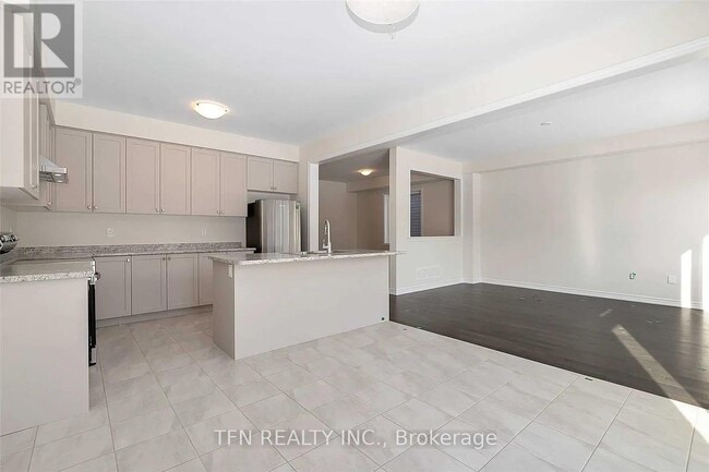 Building Photo - 22 Charm Pl