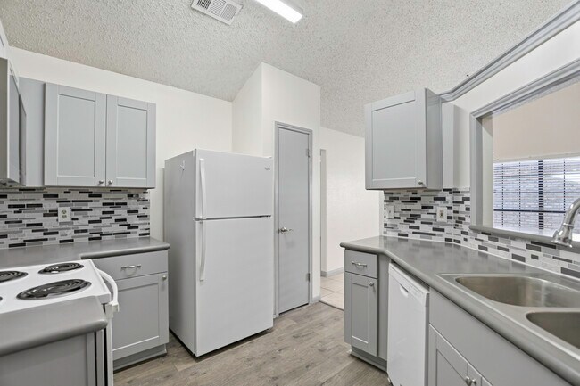 Foto del edificio - 6315 Forest Village