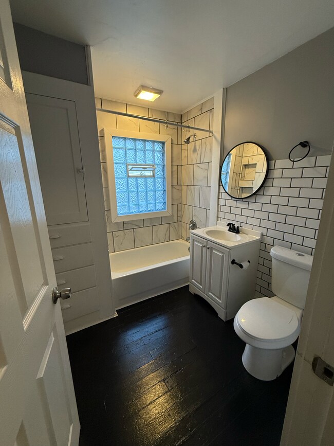 Building Photo - 433 Kolping Ave