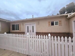 Building Photo - 6805 Rolando Knolls Dr