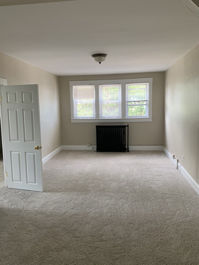 Building Photo - 2403 Halcyon Ave