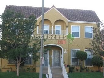 Primary Photo - 1641 N Kenmore Ave