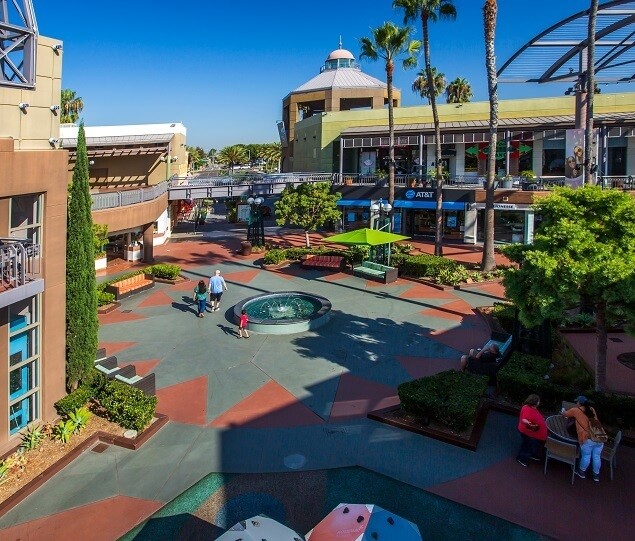 The outdoor shopping mall Chula Vista Center is home to more than 79 stores