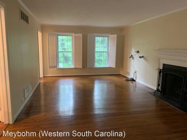 Building Photo - 5 br, 3.5 bath House - 7 Ivy Circle